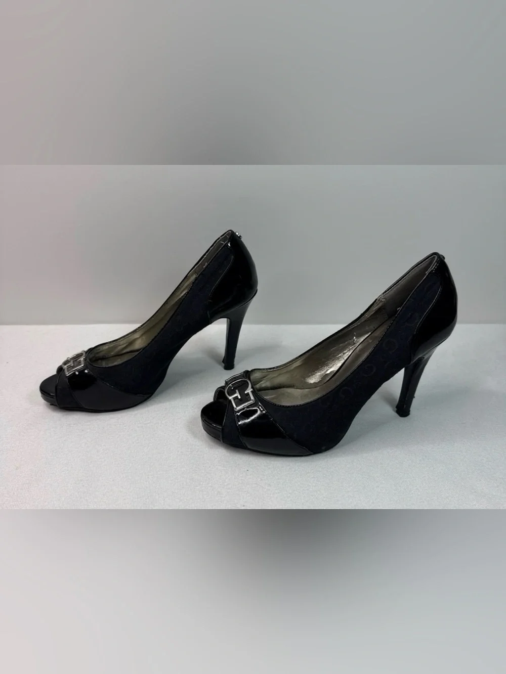 GUESS Black Peep-Toe Kitten Heel Pumps